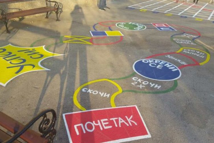 Donacija boja za oslikavanje dvorišta OŠ “Jevrem Obrenović”